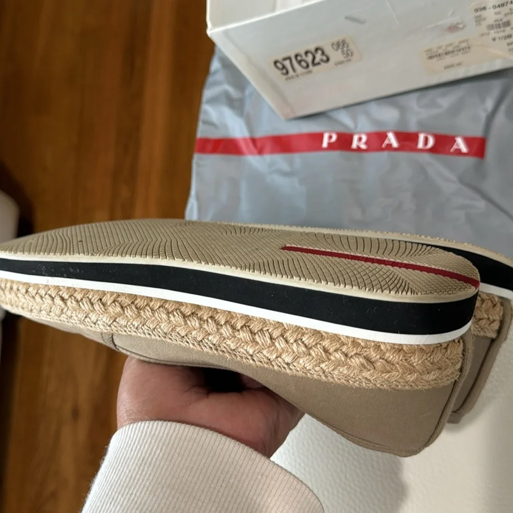 🔥 Prada shoes! Only used them once. Super clean inside and out! - Picture 8 of 16